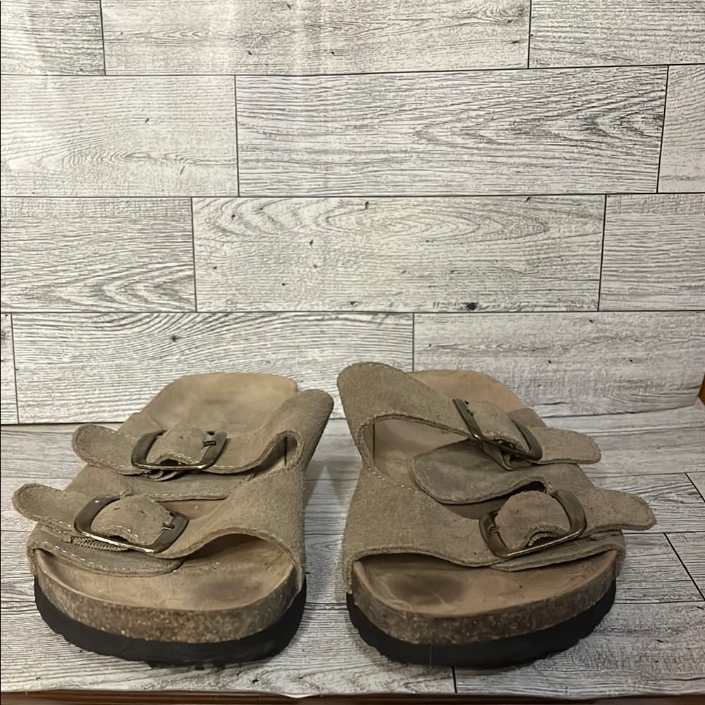 Williams Sonoma Tan Sandals